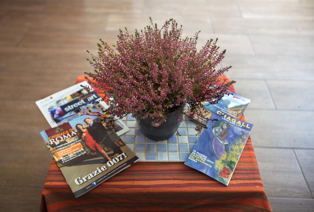 Ulysses In Rome Bed & Breakfast Bagian luar foto